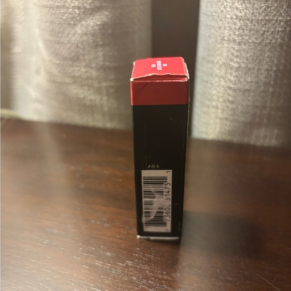 MAC Cosmetics Retro Matte Lipstick - Relentlessly Red 706 - Picture 5 of 5